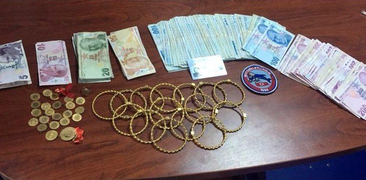 Önce Yaşlı Kadını Sonra Arkadaşlarını Dolandıran Sahte Savcı Polisten Kaçamadı G1