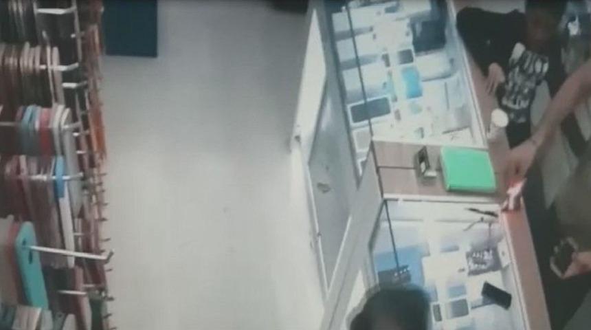 Şişen Cep Telefonu Bataryası Patladı