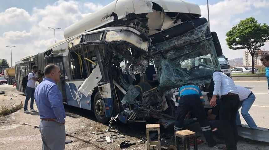 Başkent’te İki Ego Otobüsü Çarpıştı: 1 Ölü, 15 Yaralı