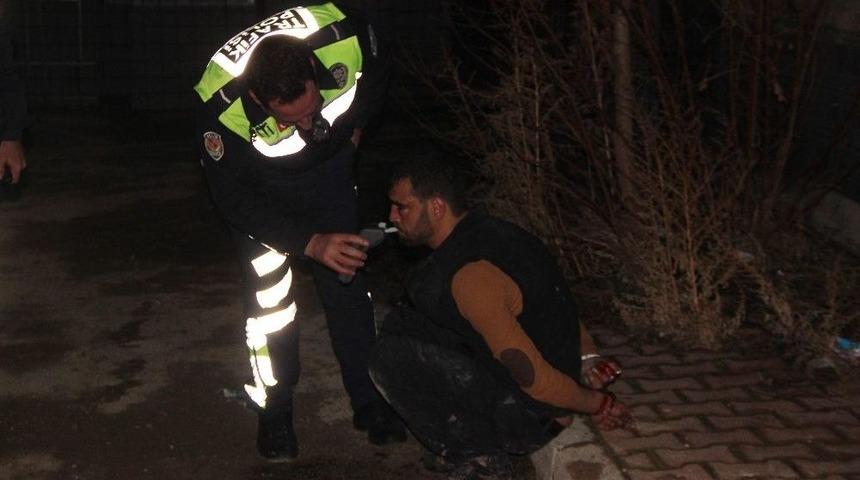 &Uuml;&ccedil; Polis Otosuna &Ccedil;arpıp Yakalanan Alkoll&uuml; S&uuml;r&uuml;c&uuml;: &ldquo;yabancı Değiliz, Niye Bağladınız&rdquo;