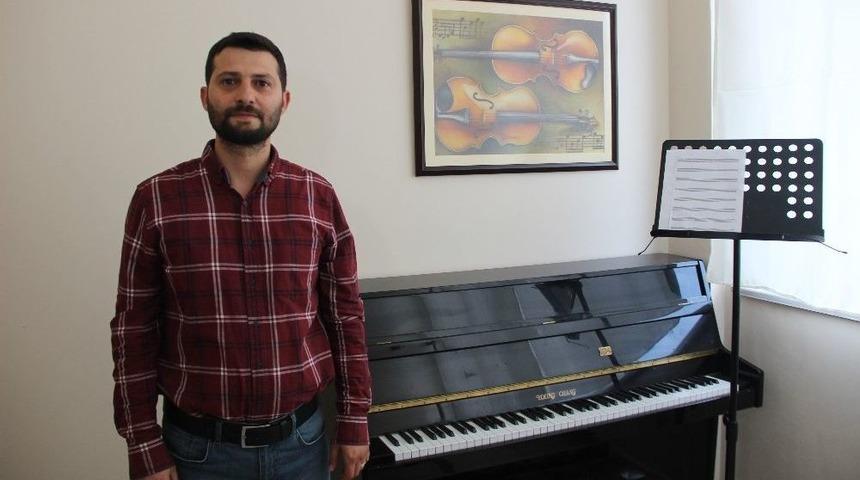 Meral Akşener&rsquo;in Sosyal Paylaşım Sitesinde Paylaşılan Şarkının Bestecisinden Tepki