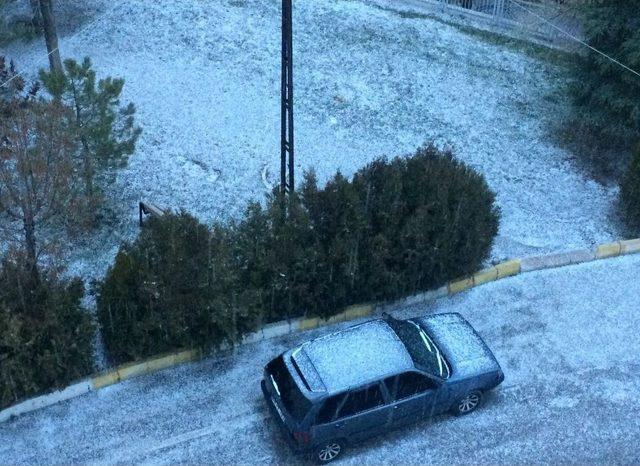 Elazığ’da Dolu Yağışı Etkili Oldu