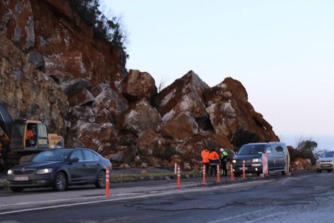 Zonguldak-ereğli Karayolunda Heyelan