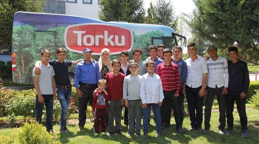 Torku, İlk İmaj Filminde Oynayan Çocuk Yıldızlarını Ağırladı