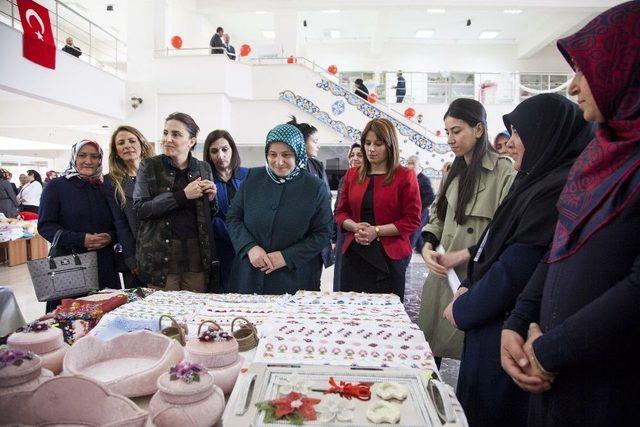 Ahlat Aile Destek Merkezinden Yılsonu Sergisi 2