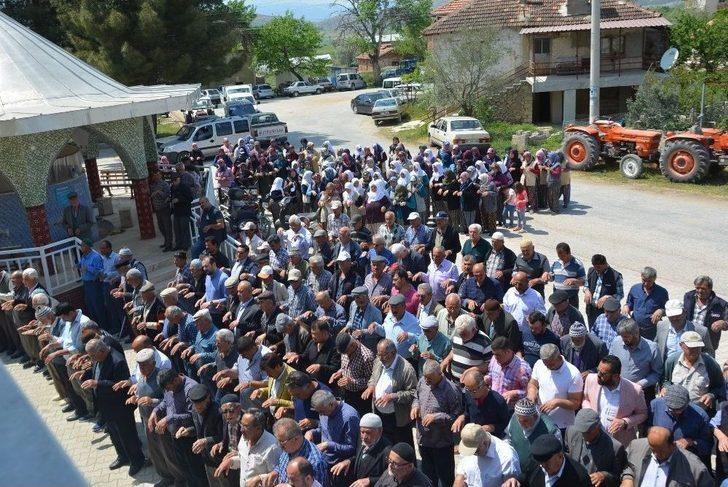 Çiftçiler Korkuteli’nde Yağmur Duasına Çıktı G3