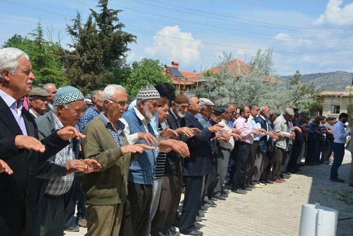 Çiftçiler Korkuteli’nde Yağmur Duasına Çıktı G4