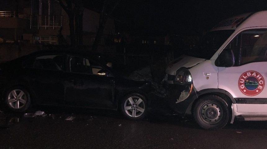 Seyir Halindeki Otomobili Kurşunladılar: 1 Yaralı