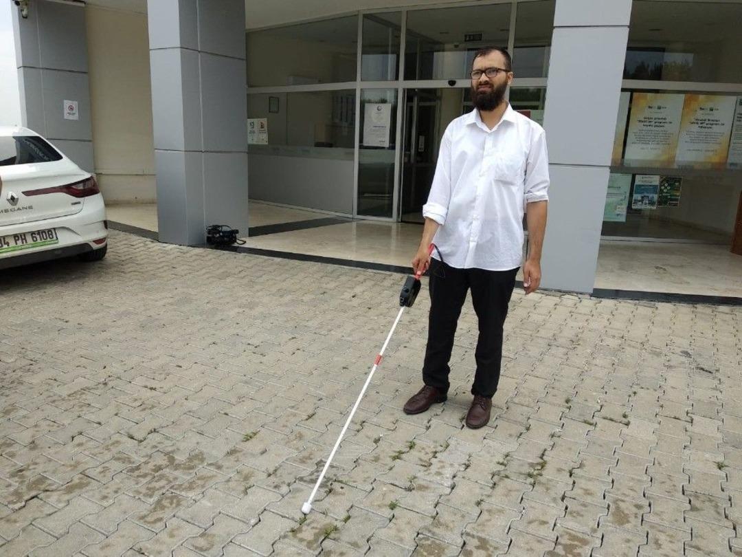 G&ouml;rme Engelliler İ&ccedil;in Konuşan Baston Geliştirdi