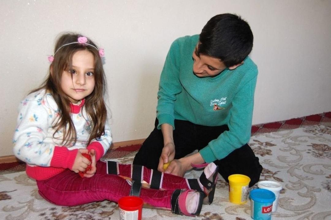 (&ouml;zel Haber) Engelli Hilal&rsquo;e Zeynep &Ouml;ğretmen Işık Oldu