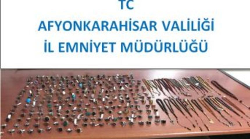 İş Yerinden Tespih Ve G&uuml;m&uuml;ş Y&uuml;z&uuml;m &Ccedil;alan Ş&uuml;pheli Yakalandı