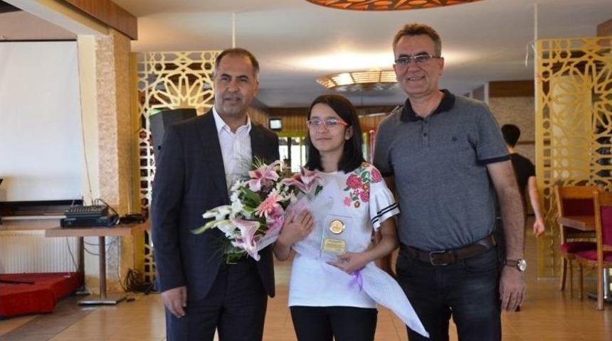 Biga&rsquo;da Başarılı Matematik&ccedil;iler &Ouml;d&uuml;llendirildi