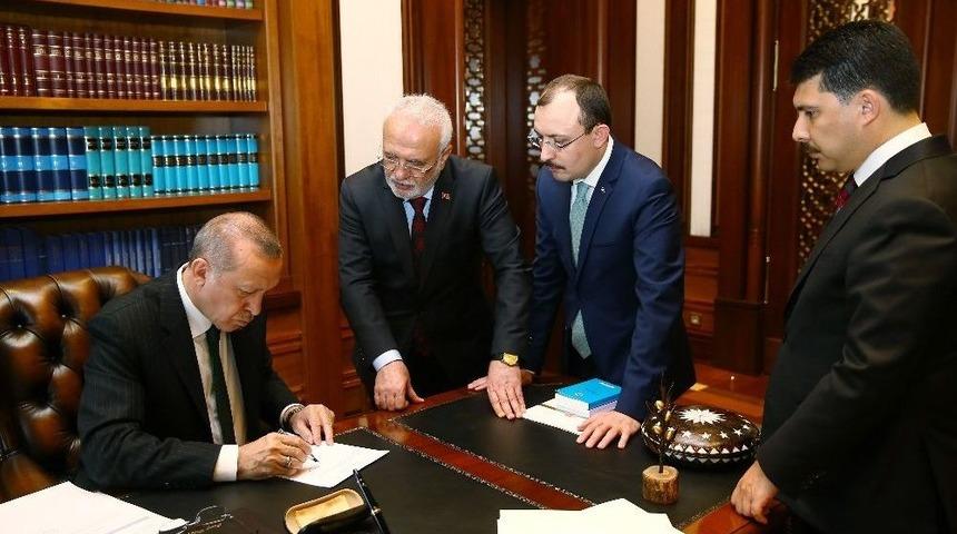 Cumhurbaşkanı Erdoğan, Adaylık Başvurusunu Yaptı