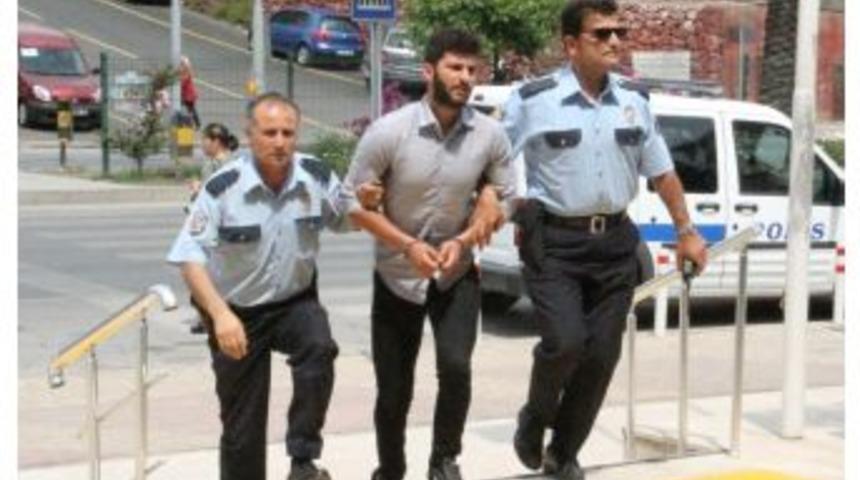 Bıçaklı Saldırgan Tutuklandı