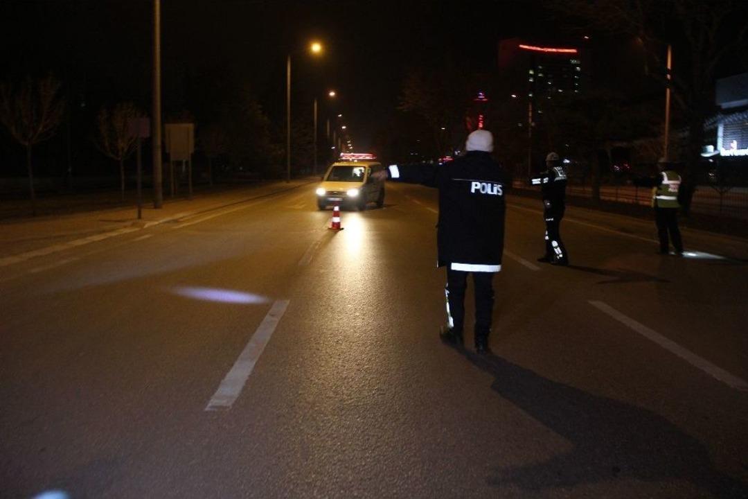 Konya&rsquo;da 26 Alkoll&uuml; S&uuml;r&uuml;c&uuml;ye Yaklaşık 70 Bin Lira Ceza