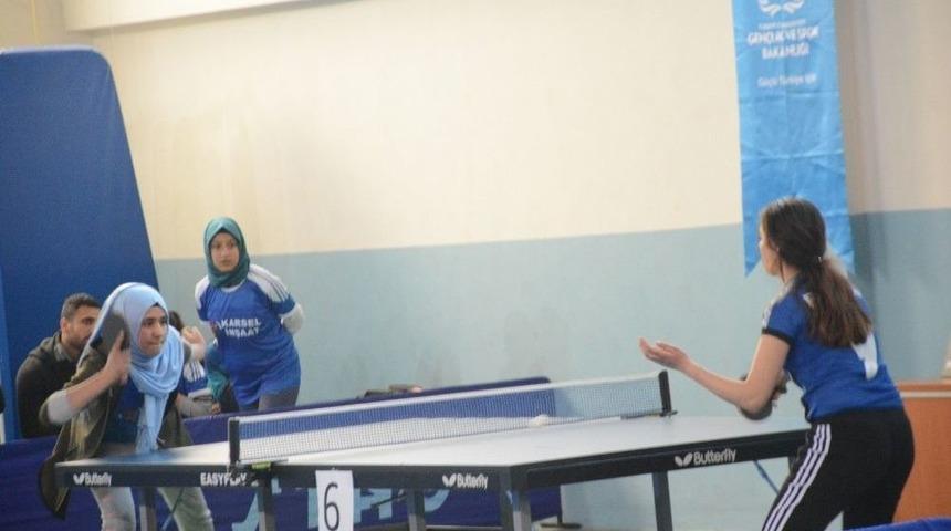 Tatvan, Tenisçilere Ev Sahipliği Yapıyor