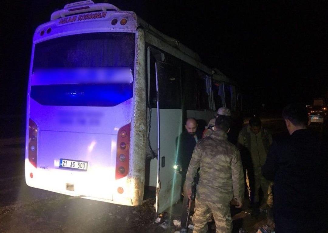 Yolcu Midib&uuml;s&uuml; Devrildi:24 Yaralı