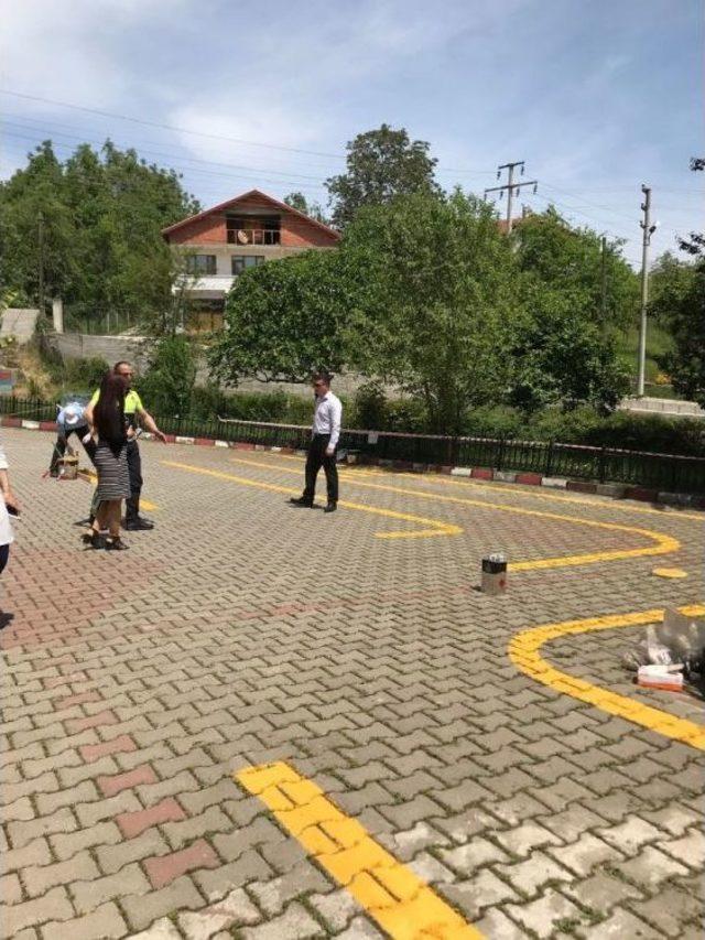 Minikler İ&ccedil;in Trafik Eğitim Pisti Kuruldu 1