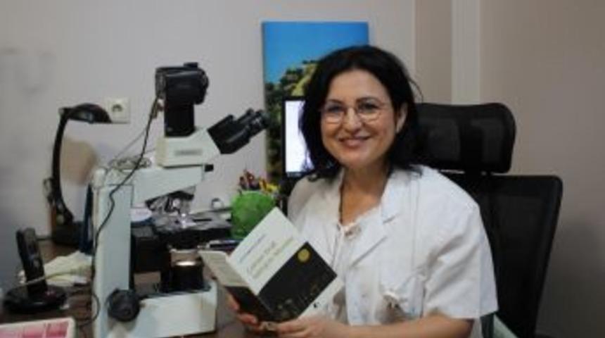 Patoloji Uzmanından Şiir Kitabı