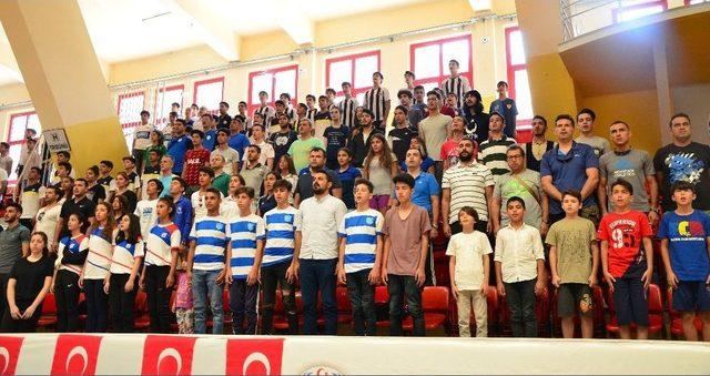 Adana’daki Amatör Spor Kulüplerine 376 Bin Lira Yardım