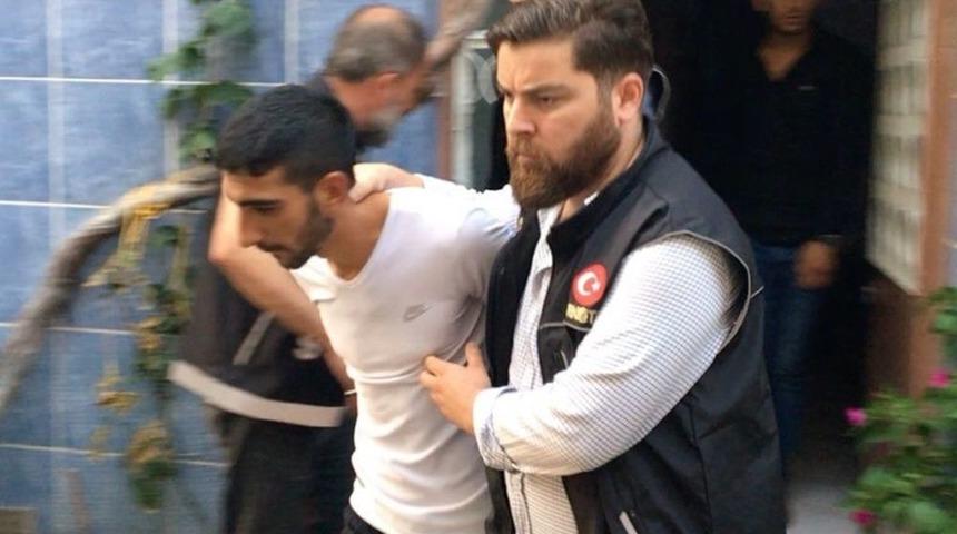Kiracılarının Zehir Taciri Olduğunu Polis Baskınında &Ouml;ğrendiler