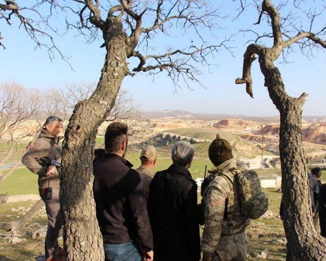 Kaymakam Yazıcı Mehmetçikleri Mevzilerinde Ziyaret Etti