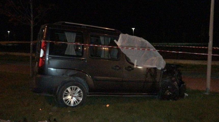 Aşırı Hız Bursa&rsquo;da Can Aldı:1 &Ouml;l&uuml;, 3 Yaralı