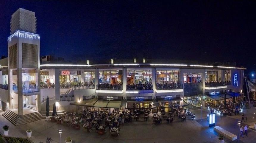 Forum Magnesia&rsquo;dan Sevgililer G&uuml;n&uuml; S&uuml;rprizi