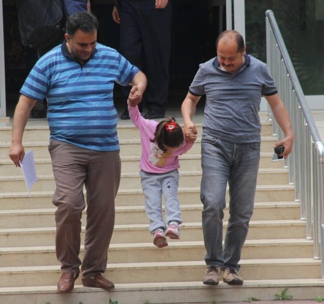 Anne 5 Yaşındaki Engelli Kızını Bakıcıya Bırakıp Bir Daha Sormadı, Polis Sahip &Ccedil;ıktı