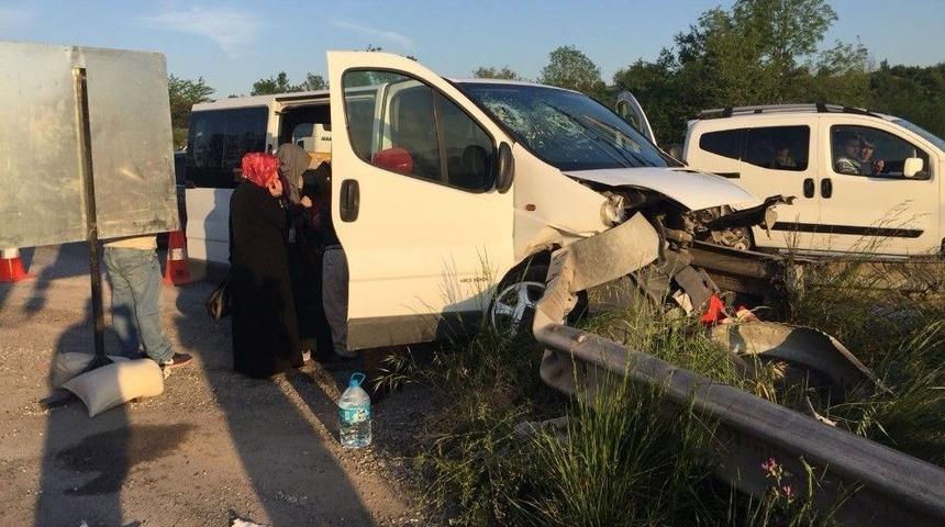 Tem Otoyolu D&uuml;zce Kesiminde Kaza 7 Yaralı