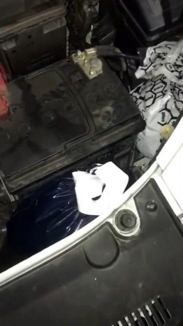 Otomobilin Kaputundan Binlerce Uyuşturucu Hap &Ccedil;ıktı 2
