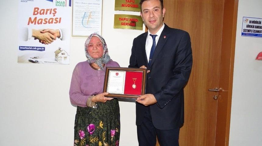 Yeşil Kartlı Kadın Ev Ve Tarlasını Tsk&rsquo;ya Bağışladı