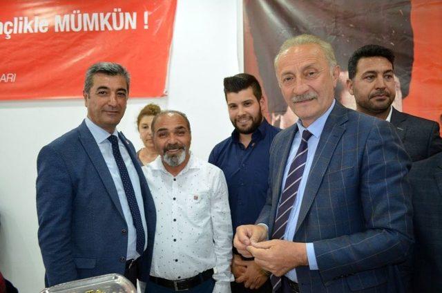 Didim Chp&rsquo;de Yeni &Uuml;yelere Rozet Takıldı 1