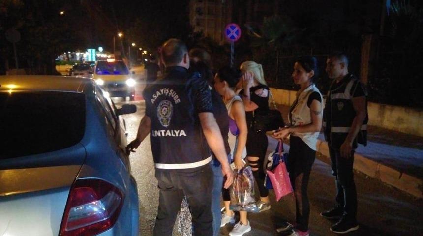 Antalya&rsquo;da G&uuml;zellik Merkezine Fuhuş Baskını