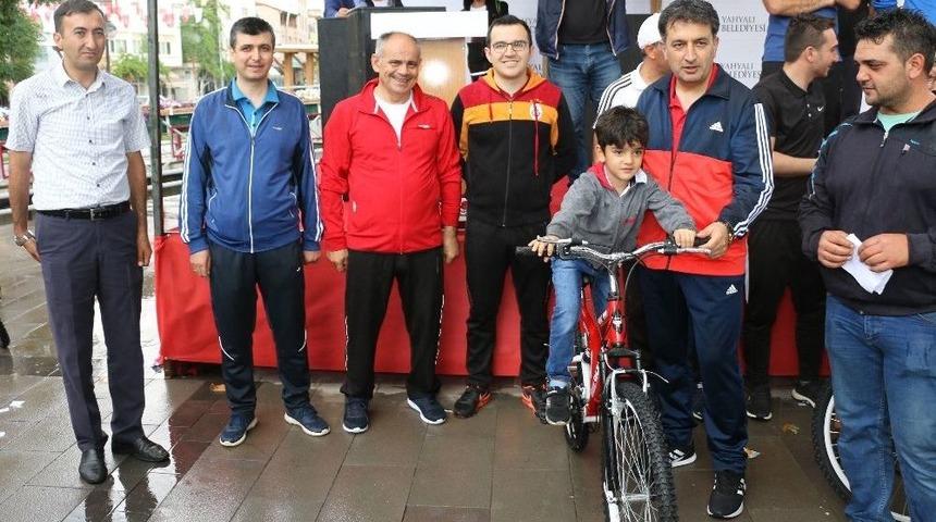 Yahyalı’da Yaz Spor Okulları Törenle Açıldı
