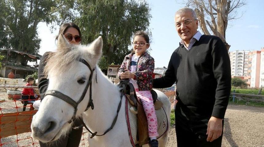 Miniklerin At Sevgisi