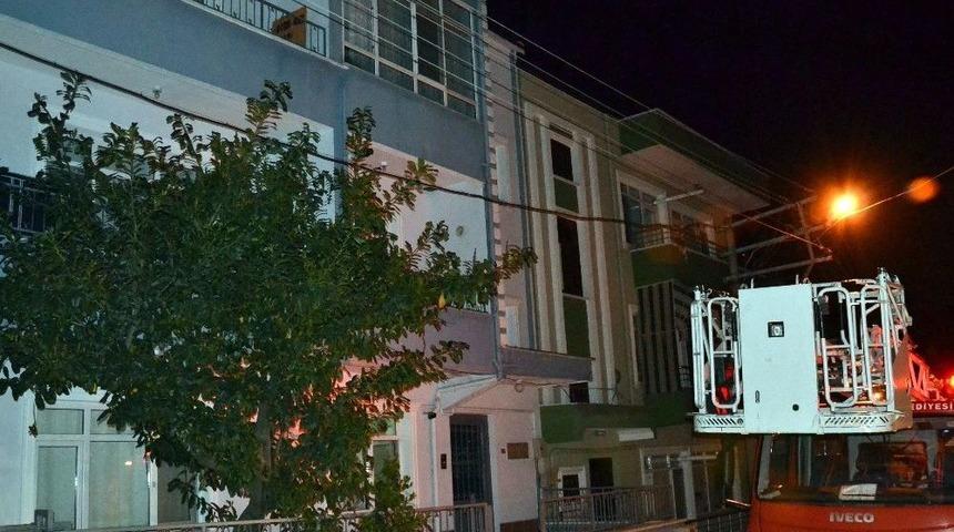 Evde Uyuyakalan Gen&ccedil; Kız, Ailesine Korku Dolu Anlar Yaşattı