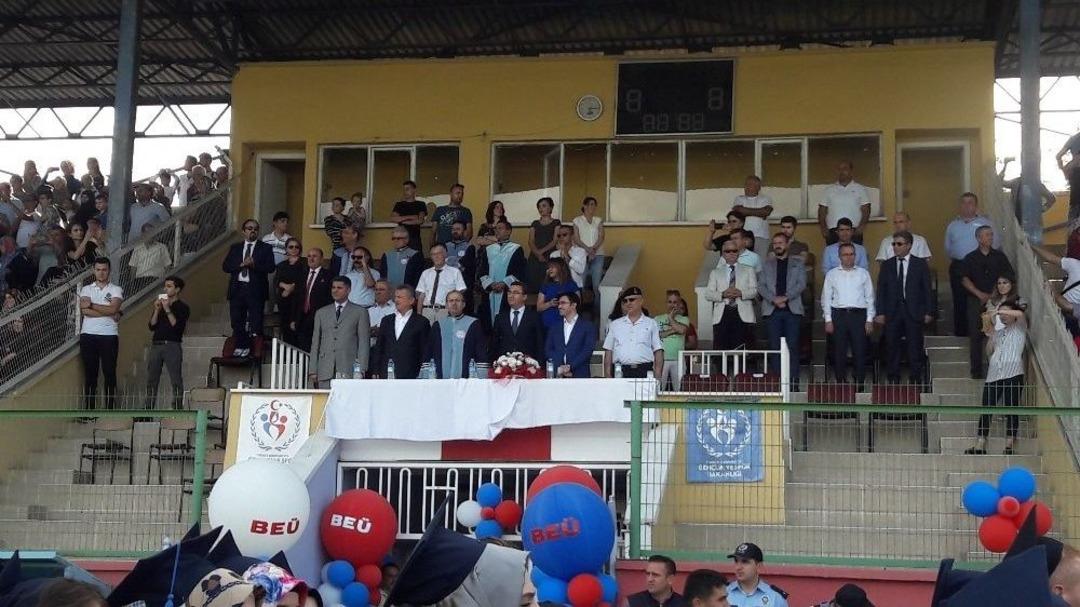 Be&uuml; &Ccedil;aycuma Myo Ve G&ouml;k&ccedil;ebey Mithat-mehmet &Ccedil;anak&ccedil;ı Myo G&ouml;rkemli Bir T&ouml;renle Mezunlarını Verdi