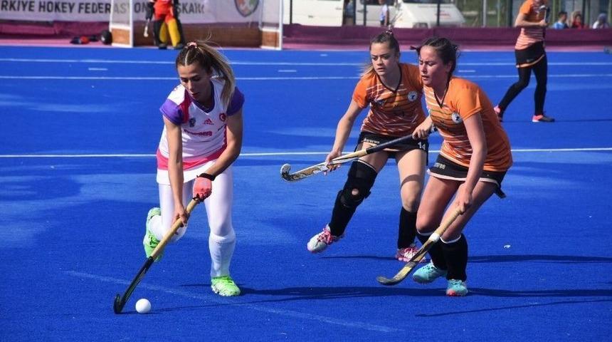 Polisg&uuml;c&uuml;&rsquo;n&uuml;n Kadın Takımı Hi&ccedil; Gol Yemeden 41 Gol Attı