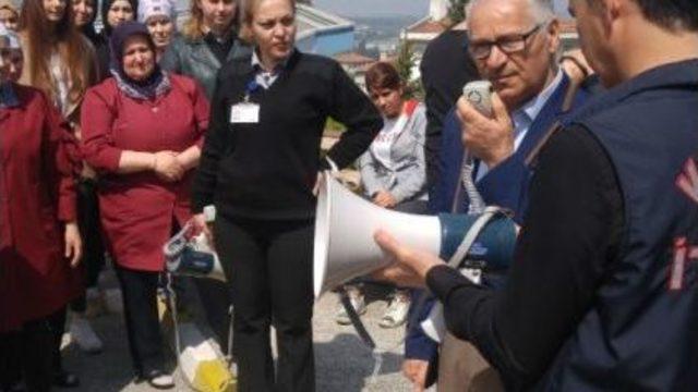 İtfaiyeden Öğrenci Yurdunda Tahliye Tatbikatı