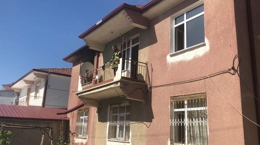 Karaman&rsquo;da &Ccedil;ıkan Yangında Evin B&uuml;y&uuml;k B&ouml;l&uuml;m&uuml; Kullanılamaz Hale Geldi