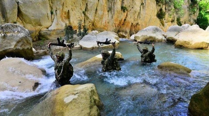 Komandoların Zorlu Tatbikatı