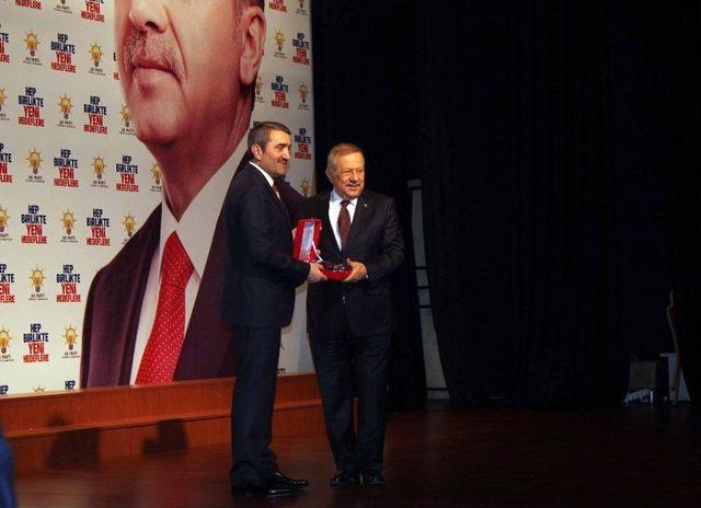 Ak Parti İstanbul İl Başkanı Selim Temurci Görevinden İstifa Etti