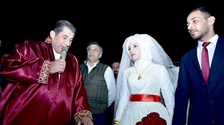 Atilla Gen&ccedil; &Ccedil;ift&ccedil;in Nikahını Kıydı