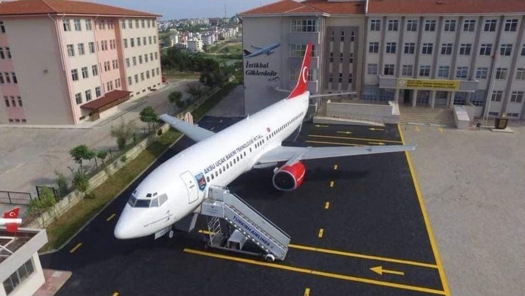 Kalbine Yenik D&uuml;şen Lise &Ouml;ğrencisi G&ouml;zyaşları Arasında Defnedildi