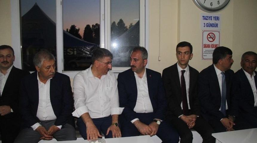 Adalet Bakanı G&uuml;l&rsquo;den Eski Milletvekiline Taziye Ziyareti