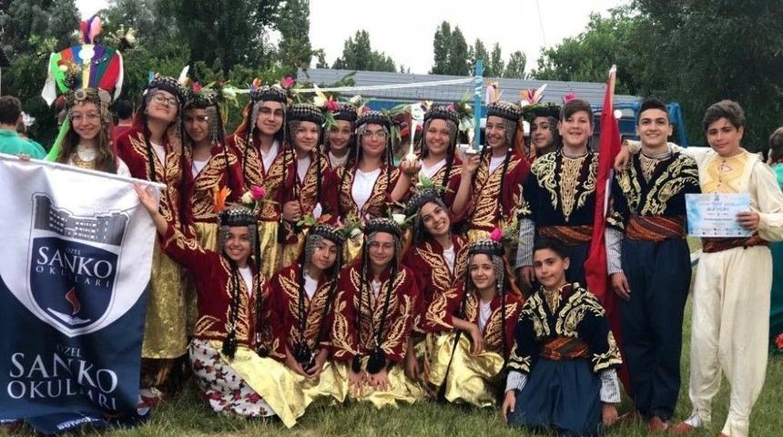 Sanko Okulları Başarıya Doymuyor