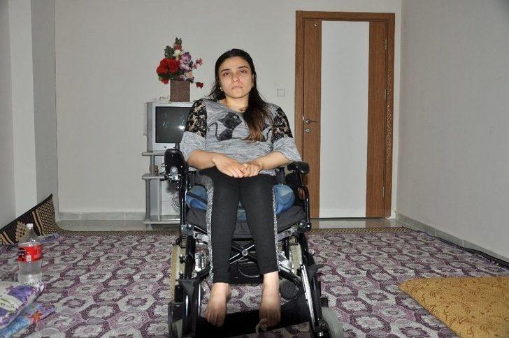 (özel Haber) Yürüyerek Girdiği Ameliyattan Felçli Çıktı, Lösemili Annesiyle Yardım Bekliyor G2