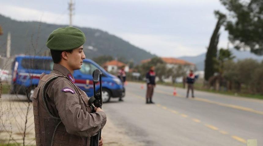 Jandarmadan 3 Noktada 30 Personelle Operasyon