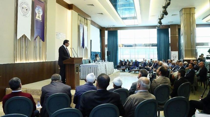 Başkan Ak, Tevhidi D&uuml;ş&uuml;nce Şurasına Katıldı